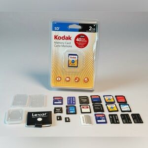 Lot of SD Memory Cards - Assorted Cards - Multiple brands : Sandisk, PNY…